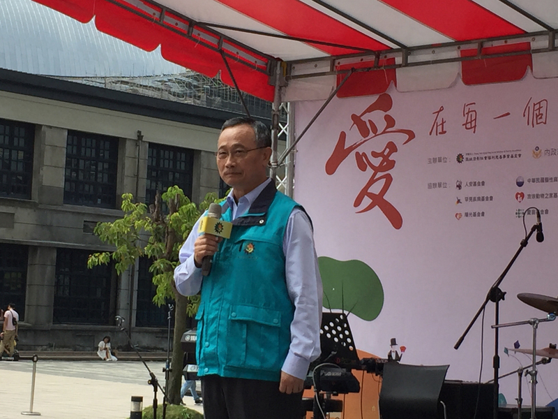 台北市警察局長陳嘉昌說要落實北市遊行禁蒙面惹議。警政署長陳家欽（圖）6日表示，集會遊行法雖有相關規定，僅對少數和威脅公安者，並非普遍性的，或許陳嘉昌的論述讓大家有所誤解。(圖:中央社)
