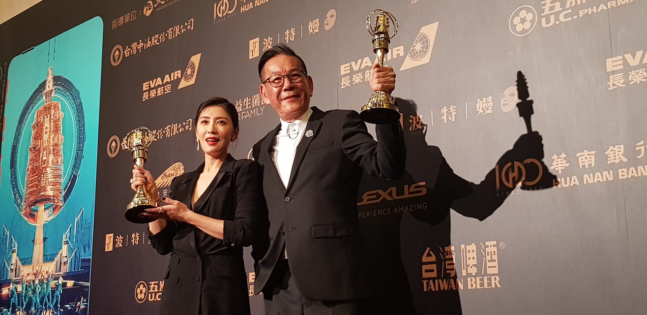 龍劭華(右)、賈靜雯分別奪得第54屆金鐘獎最佳男、女主角。(江昭倫 攝)