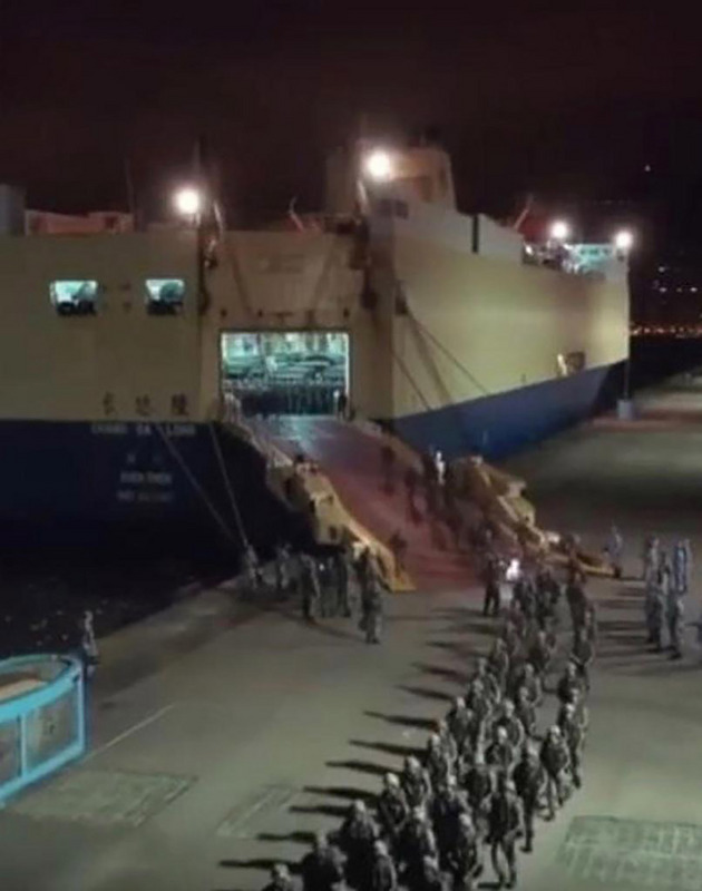 國際軍事專家平可夫7日透露，因應香港局勢，中國駐港解放軍部隊上月底換防時，在未通知港方下運來大批解放軍和卡車。（漢和防務評論提供）