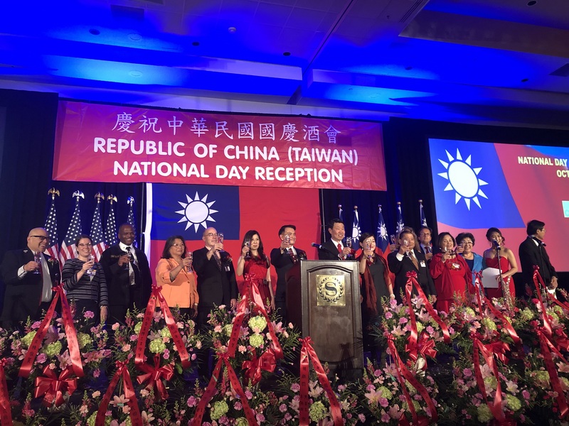 中華民國駐西雅圖台北經濟文化辦事處以「台灣元素、世界同行」做為今年國慶主軸，彰顯台灣與美國民間經貿交流和文教合作密切。（西雅圖經文處提供）