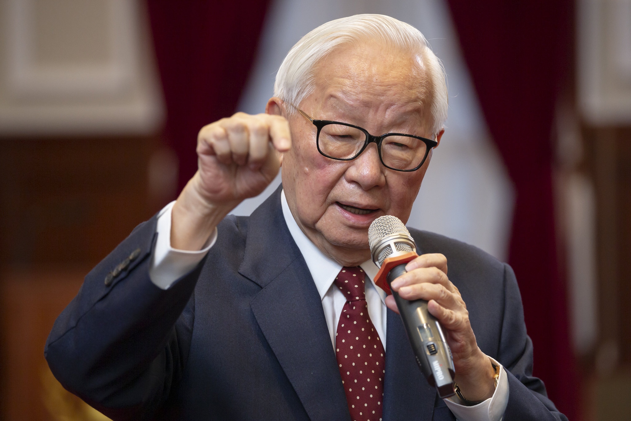 日媒分析，台積電創辦人張忠謀(圖)很會觀察對方底牌後再巧妙以「口頭施壓」來迫使對方讓步。 (圖:總統府提供)