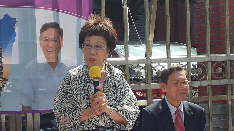 前副總統呂秀蓮投入2020總統選舉，近來並展開全台連署說明會為連署衝刺。呂秀蓮今天說明連署進度，強調民眾反應熱烈，但目前還在催收階段，「天上的鳥都在飛」，有信心絕對能達連署門檻。（劉玉秋攝）
