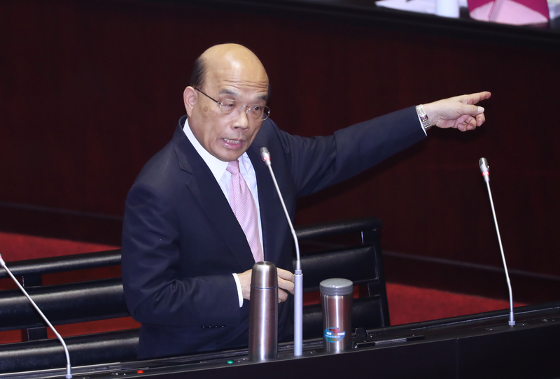 蘇揆施政報告，3箭助勞資走出疫情困境。 (圖:中央社檔案照片)