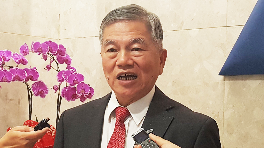 經濟部長沈榮津23日舉行年終媒體餐敘時宣布，將依照往例，春節期間天然氣及各式汽、柴油價格調整都將只降不漲，讓民眾過個好年。(資料照/謝佳興 攝)