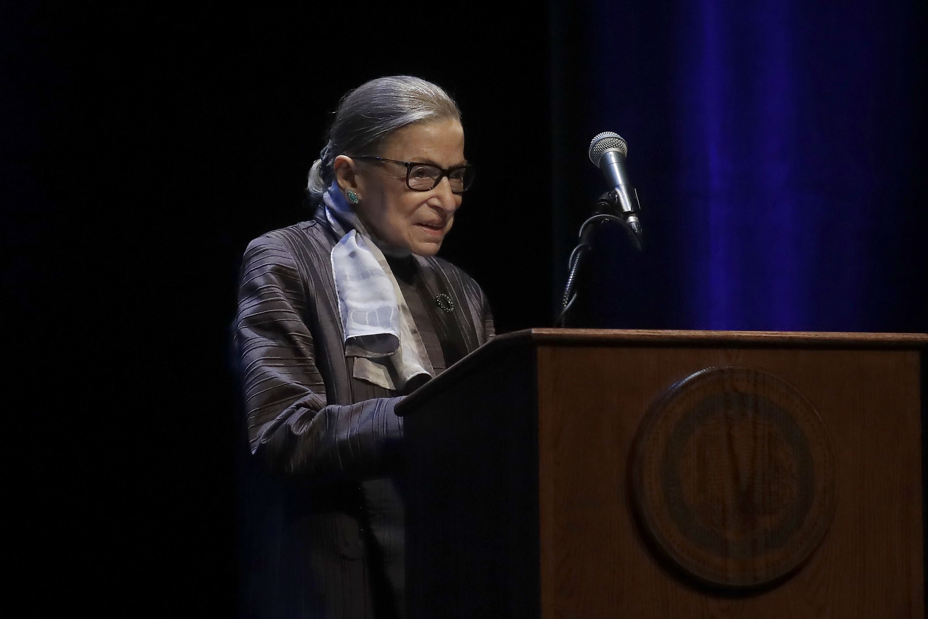 美國最高法院大法官金斯柏格(Ruth Bader Ginsburg)(圖)辭世後，誰來出任大法官備受關注。(美聯社/達志影像)