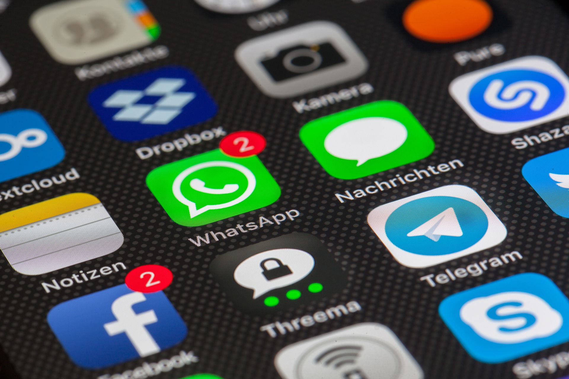 塔利班接管阿富汗，尋求使用即時通訊服務WhatsApp協助統治，臉書17日表示，已封鎖塔利班相關WhatsApp帳號。(圖：Pixabay)