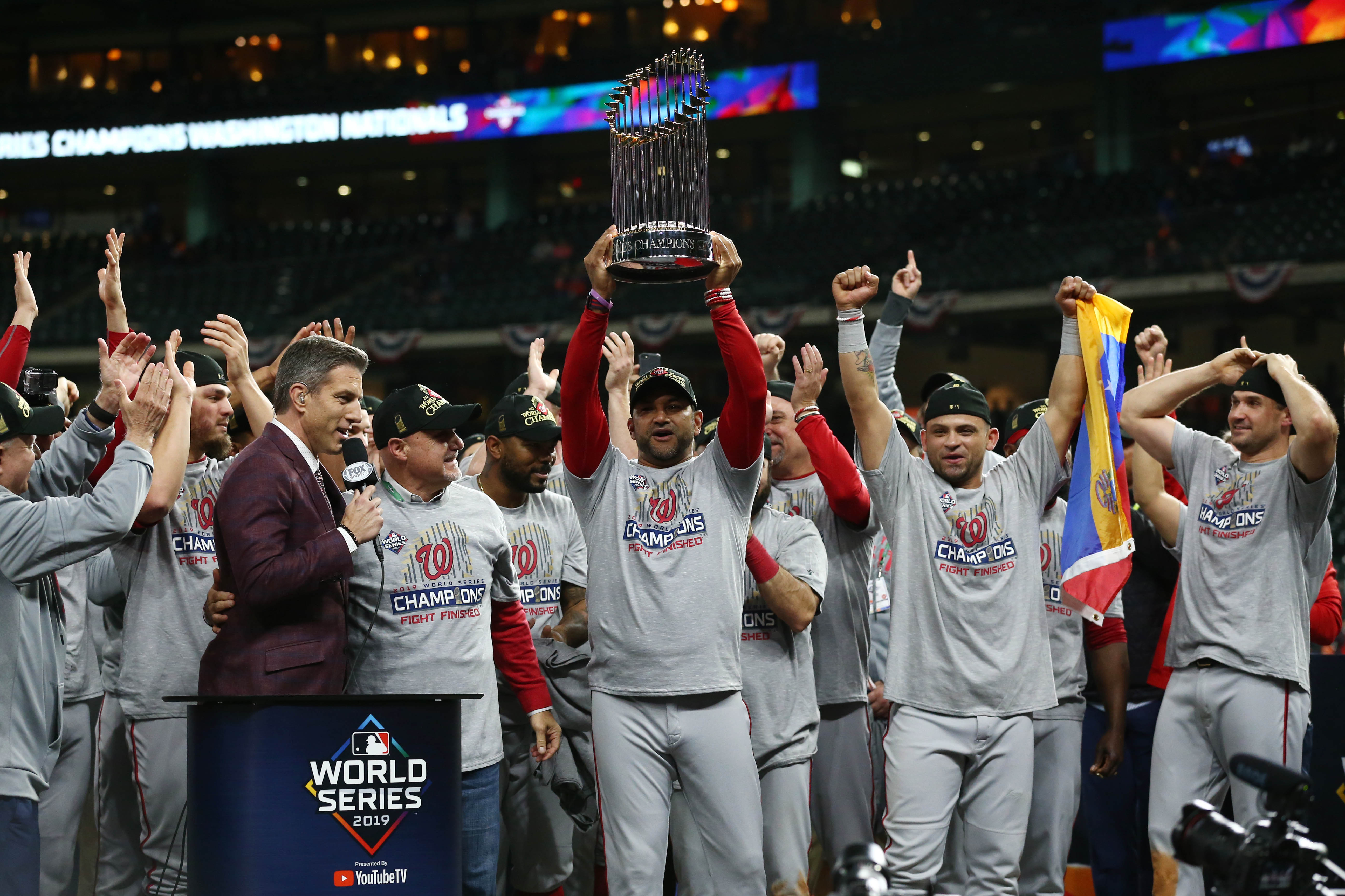 美國職棒大聯盟MLB世界大賽30日進行第七戰。國民兩轟逆轉太空人，隊史首奪世界大賽冠軍。 (路透社/達志影像)