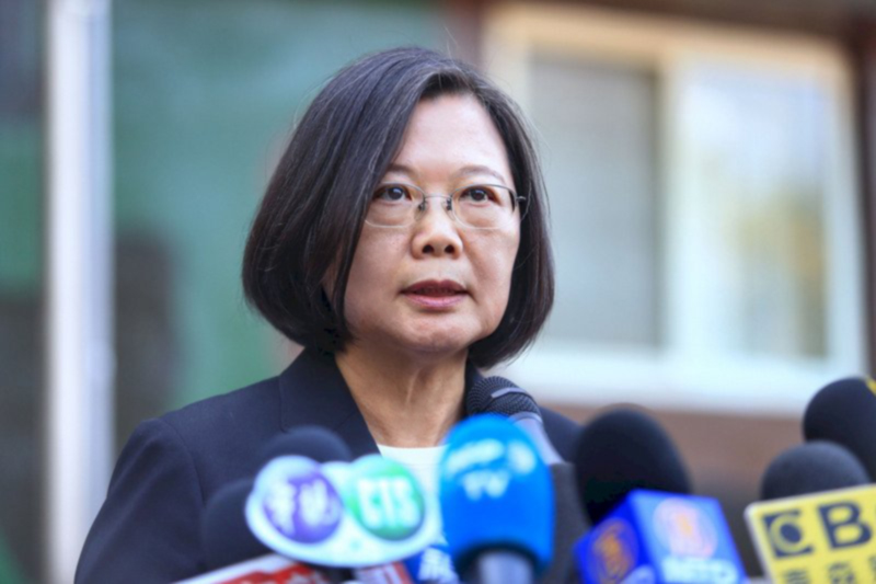 針對香港警方向示威者開槍事件，蔡英文總統今天在臉書(Facebook)表示，政府不該對手無寸鐵的人民開槍，開槍只會惡化問題。( 央廣檔案照片 )