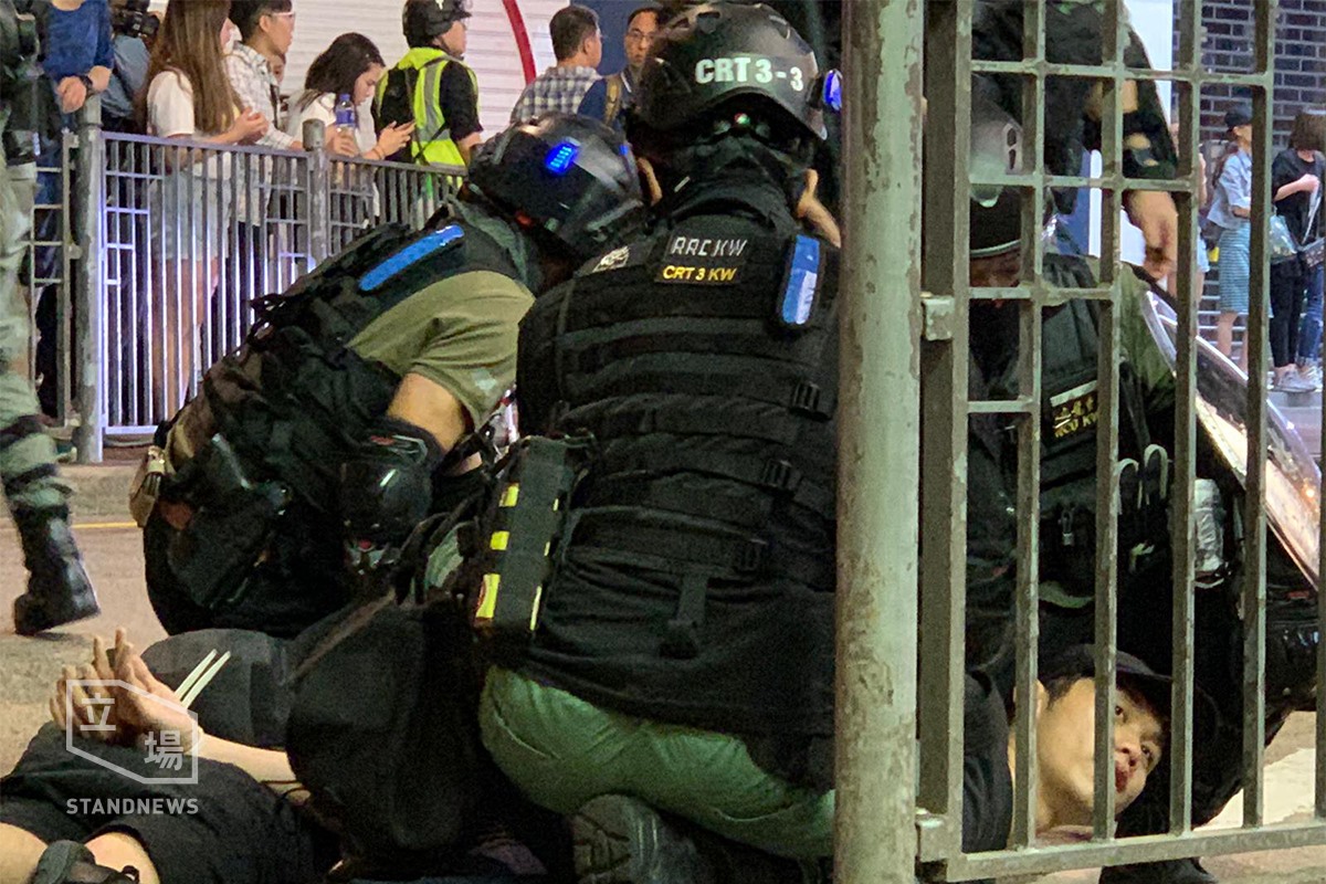 香港1102 抗爭逾200 人遭逮捕，25人受傷。圖:取自立場新聞