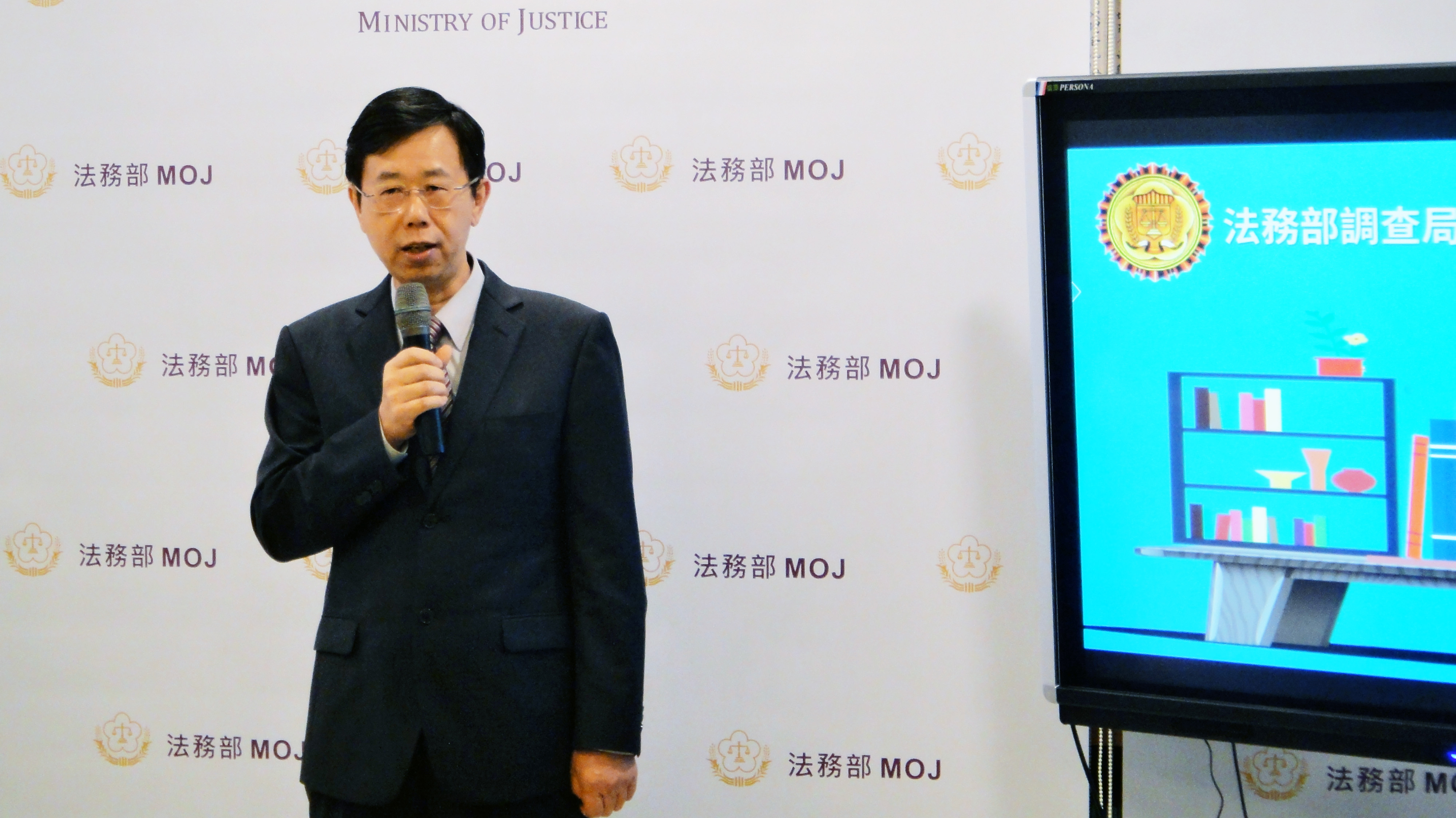 調查局長呂文忠6日表示，中資介選是查察重點之一，將清查近800億地下通匯資金流向。(歐陽夢萍 攝)