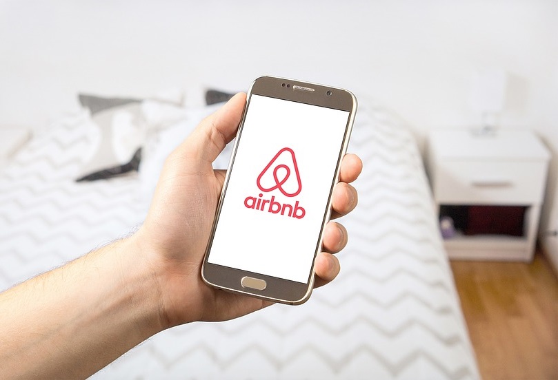 全球網友發揮創意發起烏克蘭Airbnb「只訂不住」活動，掀起廣大回響。( 示意圖／Pixabay)