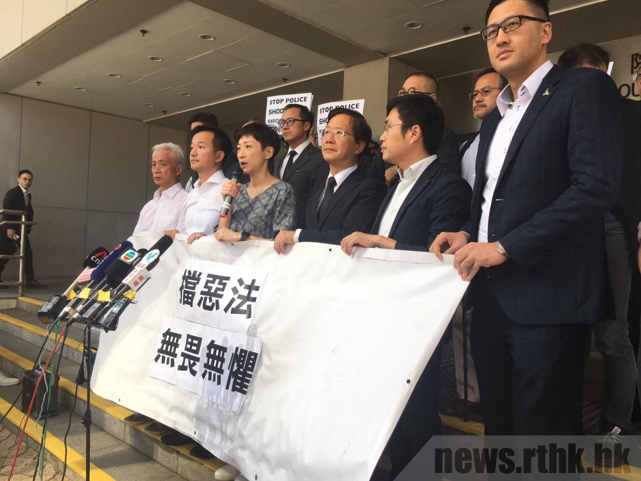 香港民主派召集人陳淑莊表示，今次不是普通的案件，是政治檢控。（香港電台/陳妙玲攝）