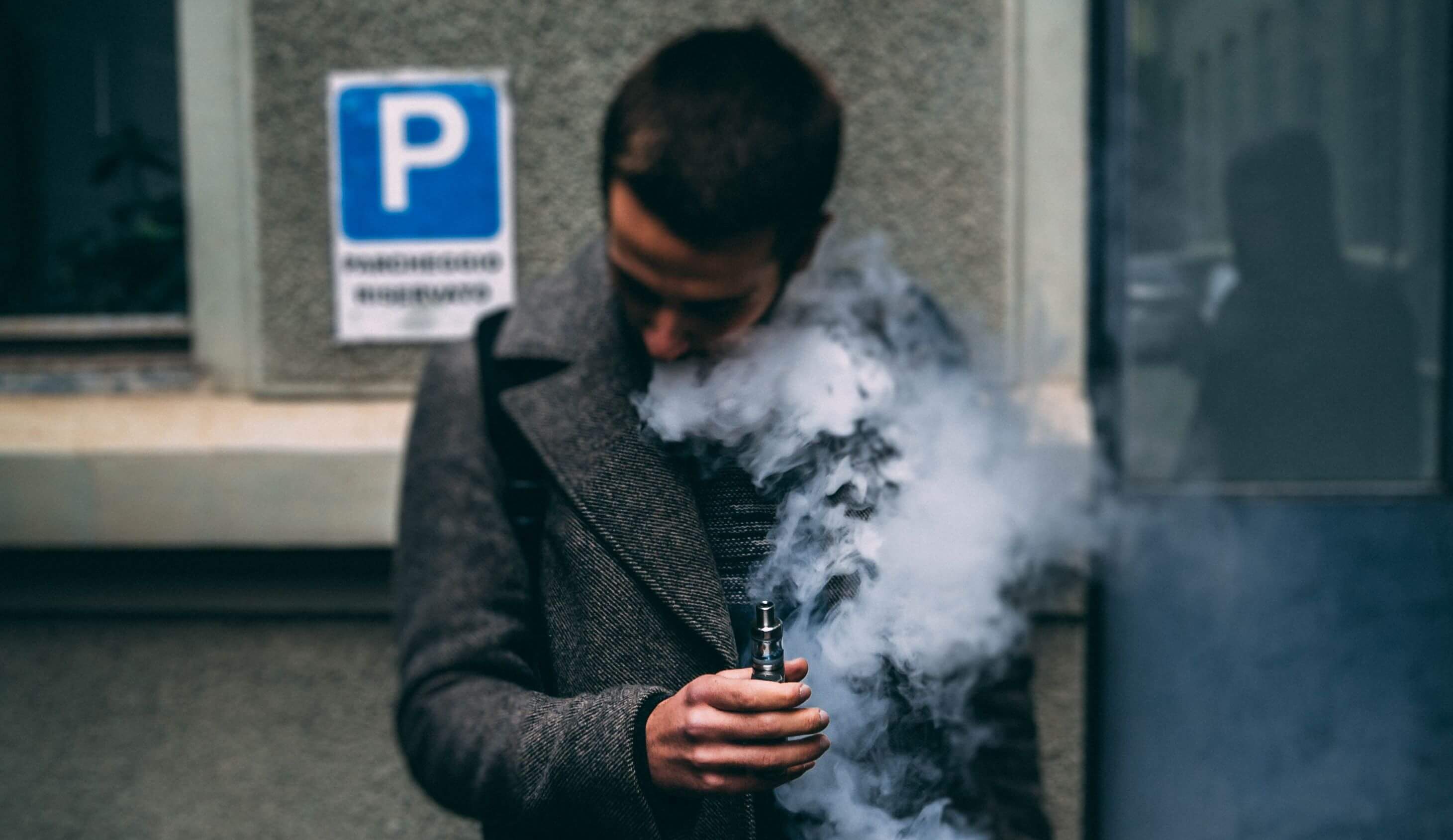 電子煙致肺疾，美正式指出與維生素E醋酸酯有關。示意圖。(unsplash圖庫)