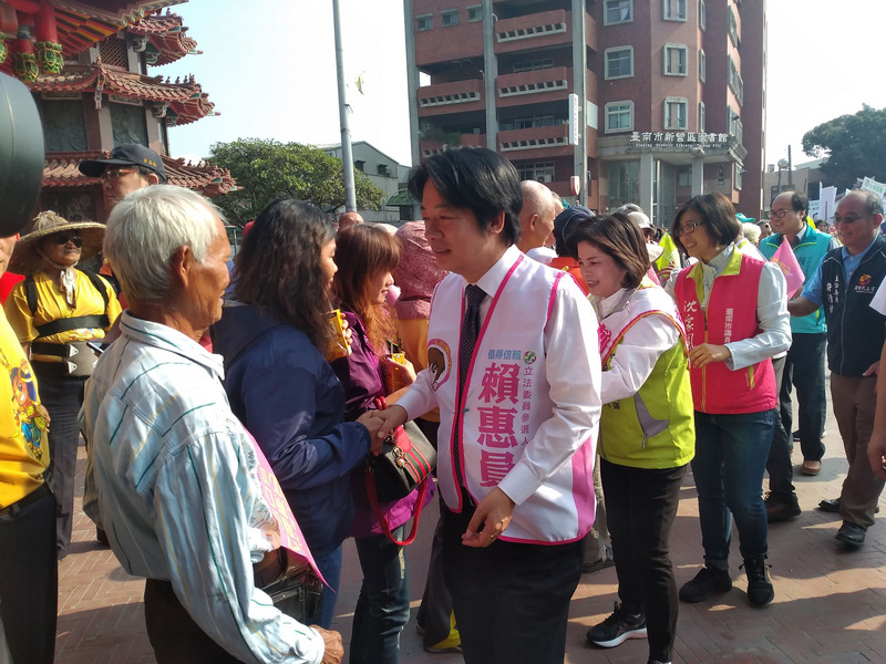 前行政院長賴清德13日說，韓國瑜至少要為高雄市民留面子，講話要有水準，莫讓高雄市民顏面無光。(圖：中央社)