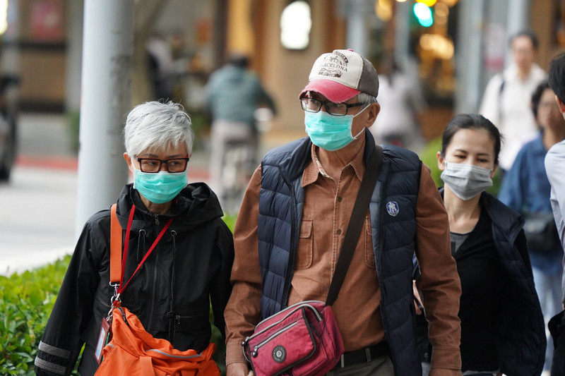 根據行政院環保署空氣品質預報資訊，12日東北風增強並挾帶境外汙染物影響台灣空氣品質，提醒國人留意空品變化。(檔案照片/中央社)