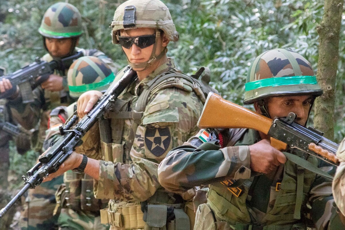 美印首度三軍聯合軍演登場(Staff Sgt. Samuel Northrup/U.S. Army)