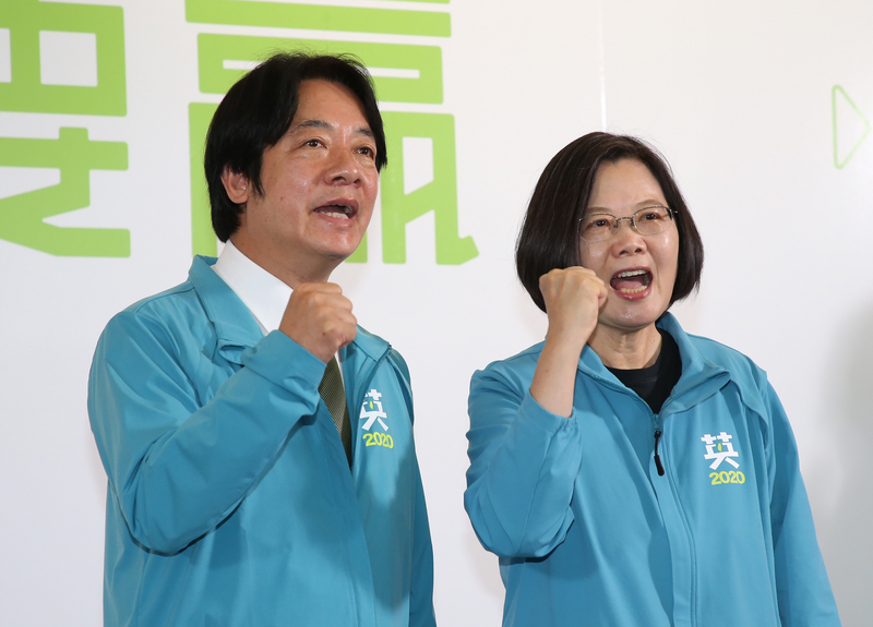 民進黨2020「英德配」正式成軍，力拚連任的蔡英文總統將與副手賴清德分進合擊，全力衝刺立委選情。(圖: 中央社)