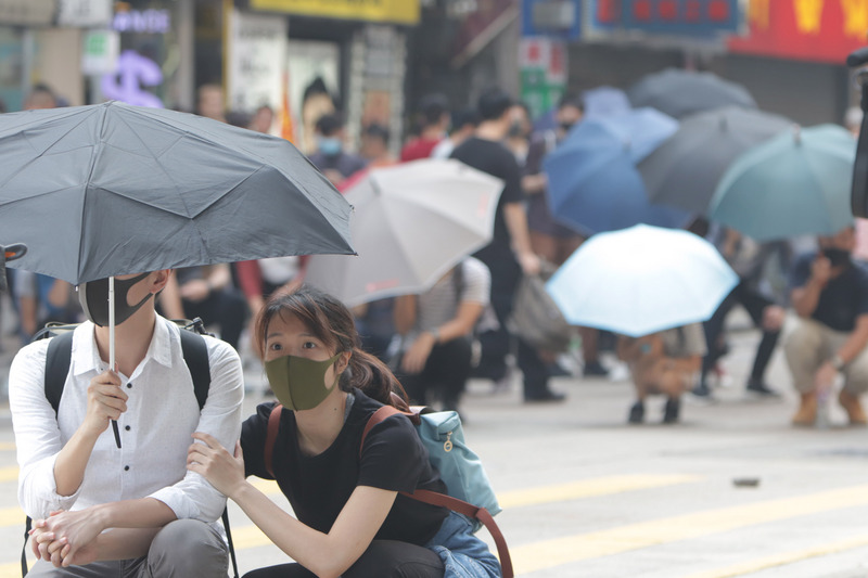 阿姆斯特丹的「特洛日報」(Trouw)21日報導，一名活躍的香港示威青年受訪表示，憂慮解放軍干預會消滅整整一個世代，盼未來能受到歷史公平對待。(資料照片/ 中央社)