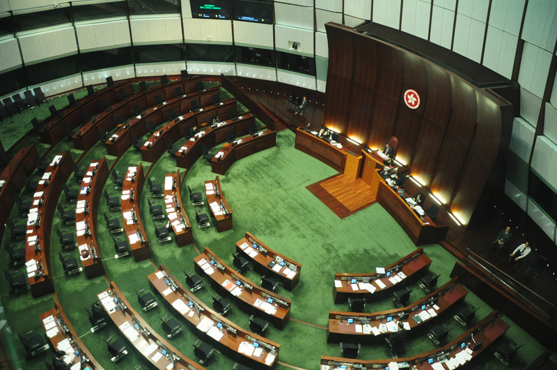 香港泛民發聲明，反對立法會選舉延期舉行。圖為香港立法會會議廳。 (圖:中央社檔案照片)