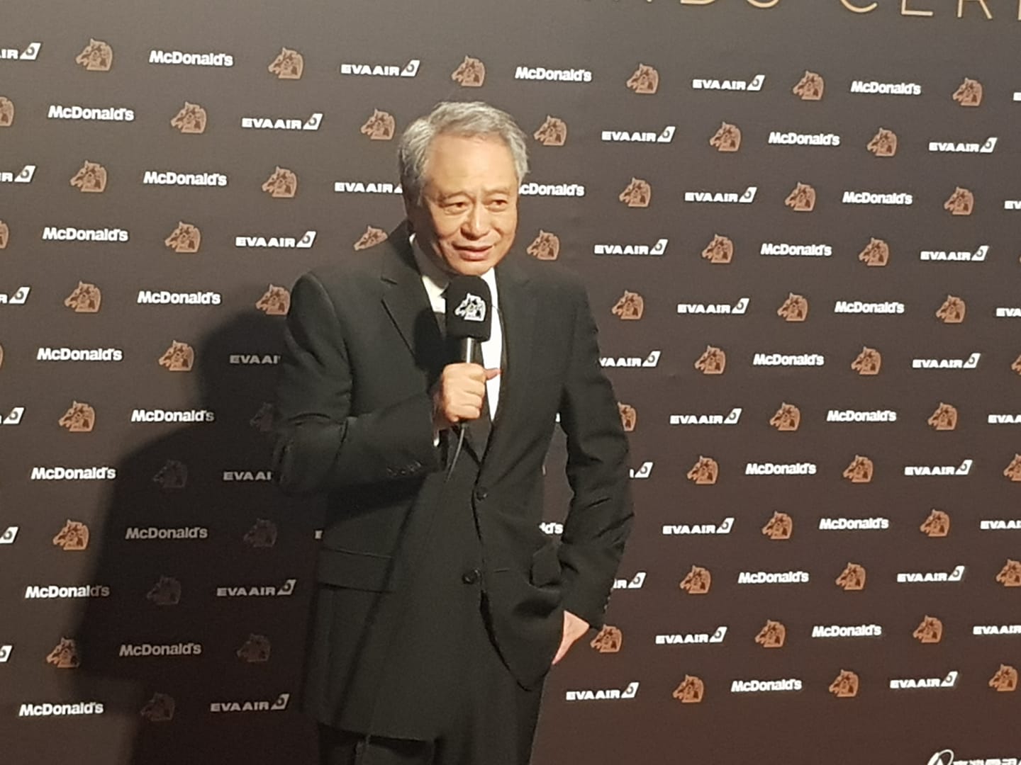 第56屆金馬盛會，主席李安導演開場踩紅毯。(江昭倫 攝)