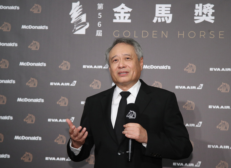 金馬執委會主席李安表示金馬獎像是華語電影的大家庭，「我們雙手永遠是張開的」。(圖：中央社)