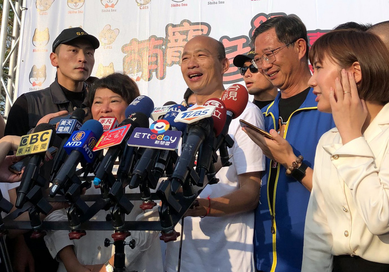 國民黨總統參選人韓國瑜24日晚上在嘉義縣造勢晚會中表示，鄉親需求很簡單，只要「安居樂業」。(中央社)