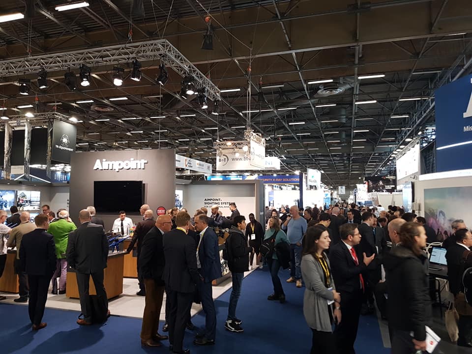 在巴黎舉行的國際軍警設備展覽會(Milipol security trade fair)。(臉書)