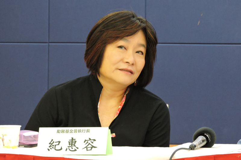 「聲援香港人權 反對中共霸權 」台北論壇今（26）日舉行，勵馨基金會執行長紀惠容在會中表示，香港區議會選舉民主派大勝，是性命換來的。圖／林世昌