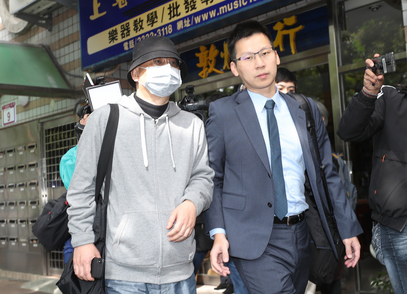 北檢偵辦中國創新投資公司主席向心（前左）夫婦涉國安法案件。(圖:中央社檔案照片)