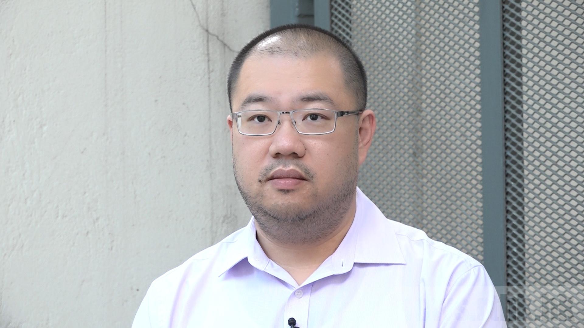 香港政治評論家許楨。 (圖:香港電台)