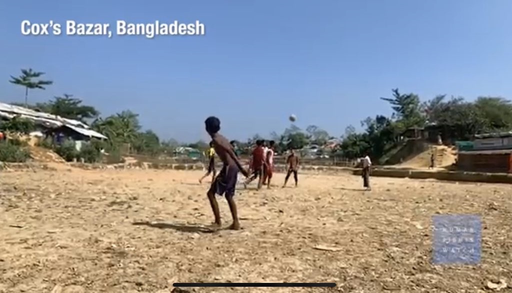 人權觀察組織(Human Rights Watch)今天指控，孟加拉正阻礙數十萬洛興雅難民兒童接觸教育的權力。(圖取自推特)