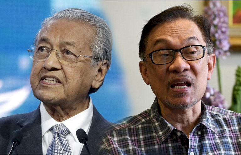 馬來西亞首相馬哈地(左)對於要履行承諾交棒給副首相安華(右)的時機猶豫不決。（資料合成照 / AFP）