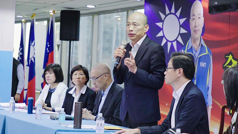 朱立倫出任韓國瑜全國競選總部主委。韓國瑜表示，朱立倫在經濟領域與國際交流的能力非常強，也有傾聽民意的雅量，將扮演一定的角色，補足他與副手張善政的不足。(圖: 韓國瑜臉書)