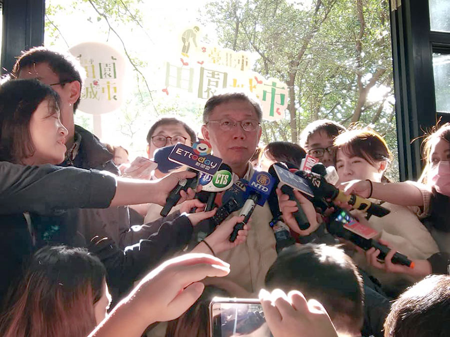 身兼民眾黨主席的台北市長柯文哲14日表示，在政治上朋友要多，敵人要少。（資料照 / 王韋婷攝）