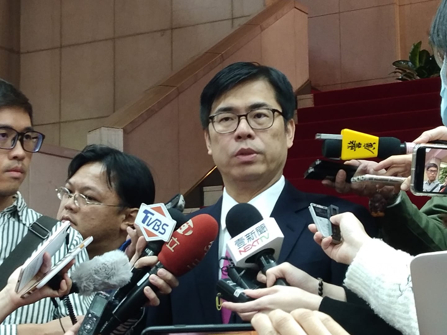 行政院副院長陳其邁12日表示，數位部會涉及跨領域、部會政策協調，行政院預計明年開始啟動相關組織調整工作。（王韋婷 攝）