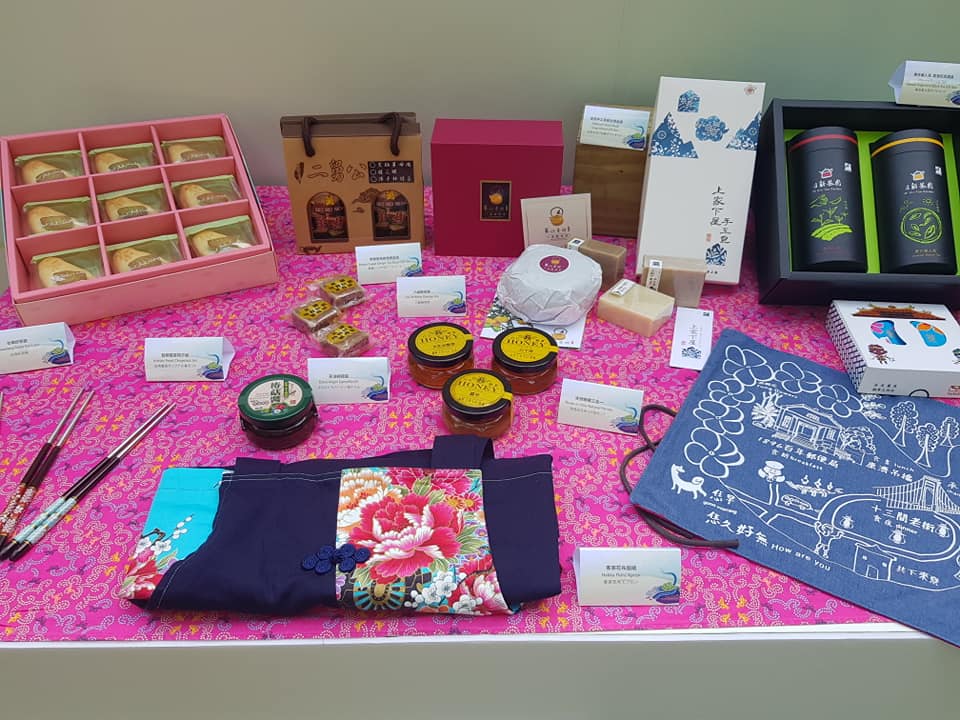 客委會今年首度辦理浪漫台三線客家名物選拔徵選活動，共有14家商品獲選。(江昭倫 攝)