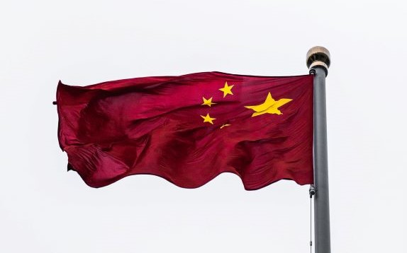正值中國經濟增速放緩至近30年來最慢，金融風險也愈來愈高，今年至少有5家地區銀行出現管理或流動性問題。（示意圖／Alejandro Luengo）