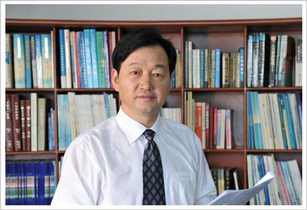 中國生豬飼養企業牧原股份董事長秦英林，坐擁人民幣上千億元身家，成為中國十大富豪。(網路圖片)