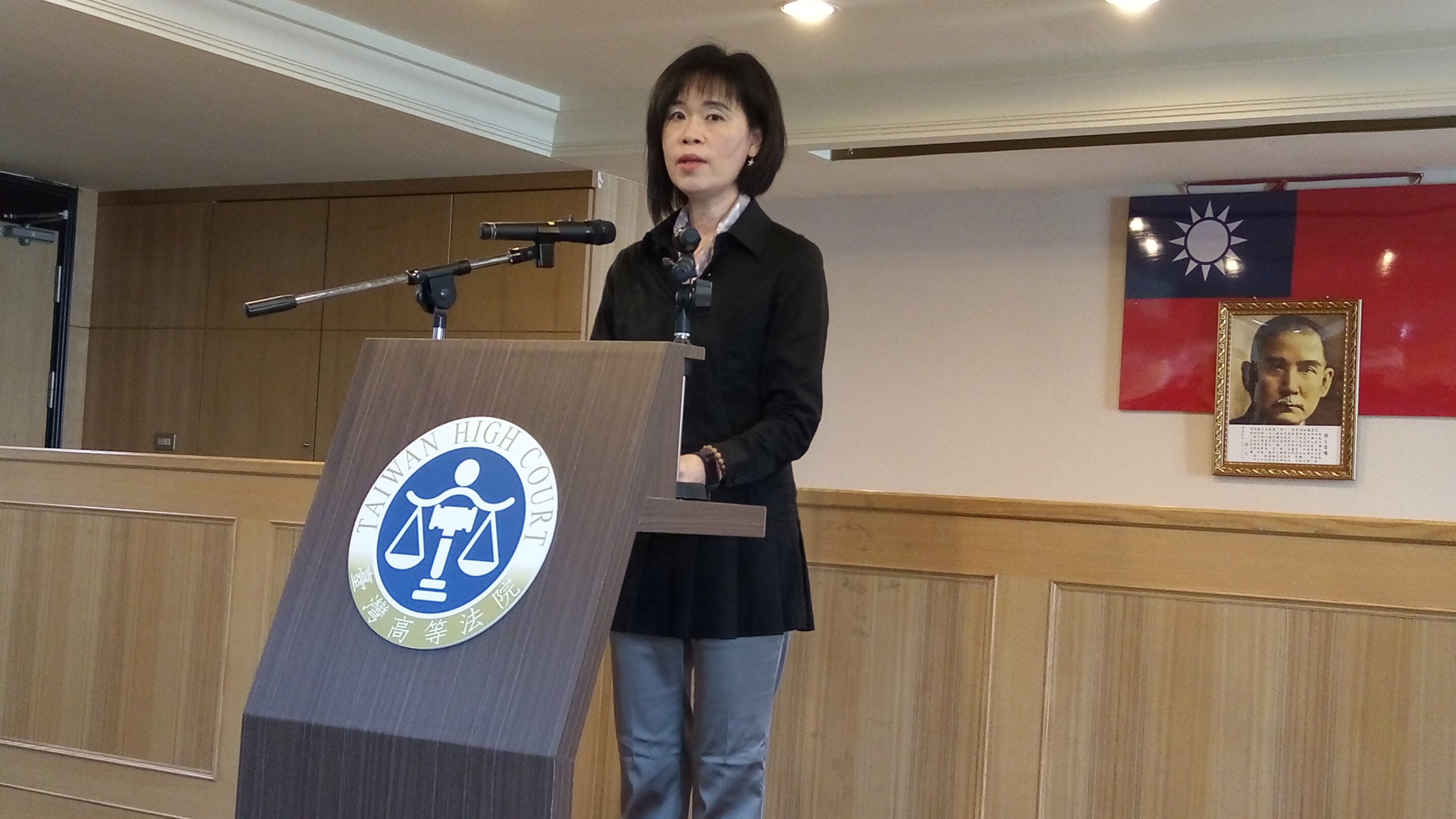 台灣高等法院庭長陶亞琴說明丁守中選舉無效之訴二審判決理由。(陳國維 攝)