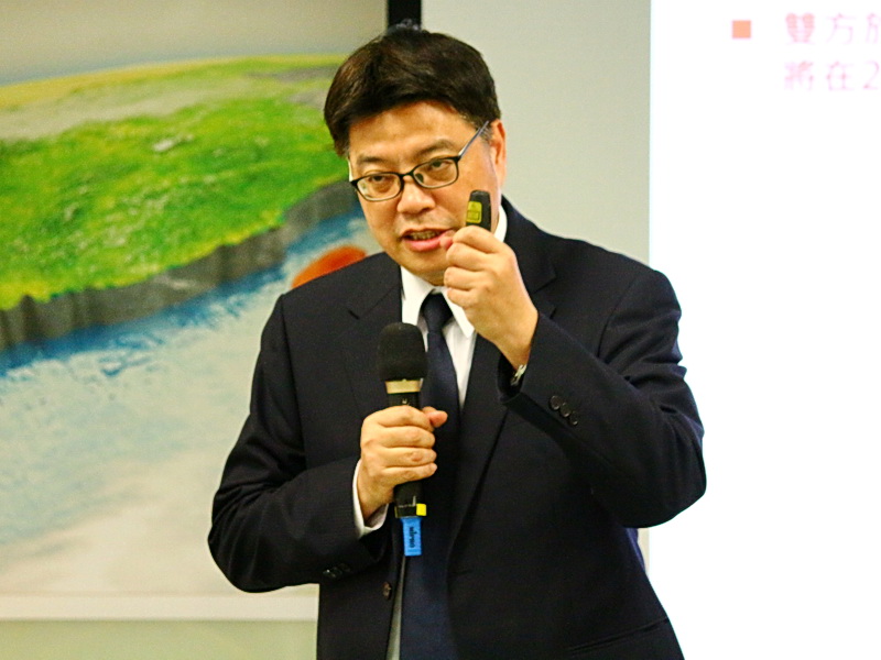 陸委會副主委邱垂正18日應邀在國策研究院舉辦的「展望2020兩岸與國際大勢」座談會發表專題演講 (央廣記者王照坤 攝)