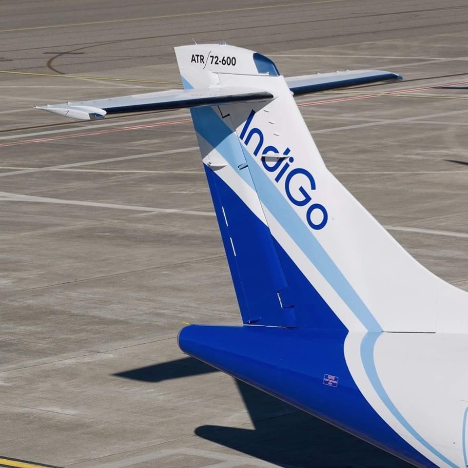 印度最大民營航空公司靛藍航空(Indigo)20日宣布裁員10%、約2,353人。(圖：靛藍航空臉書)