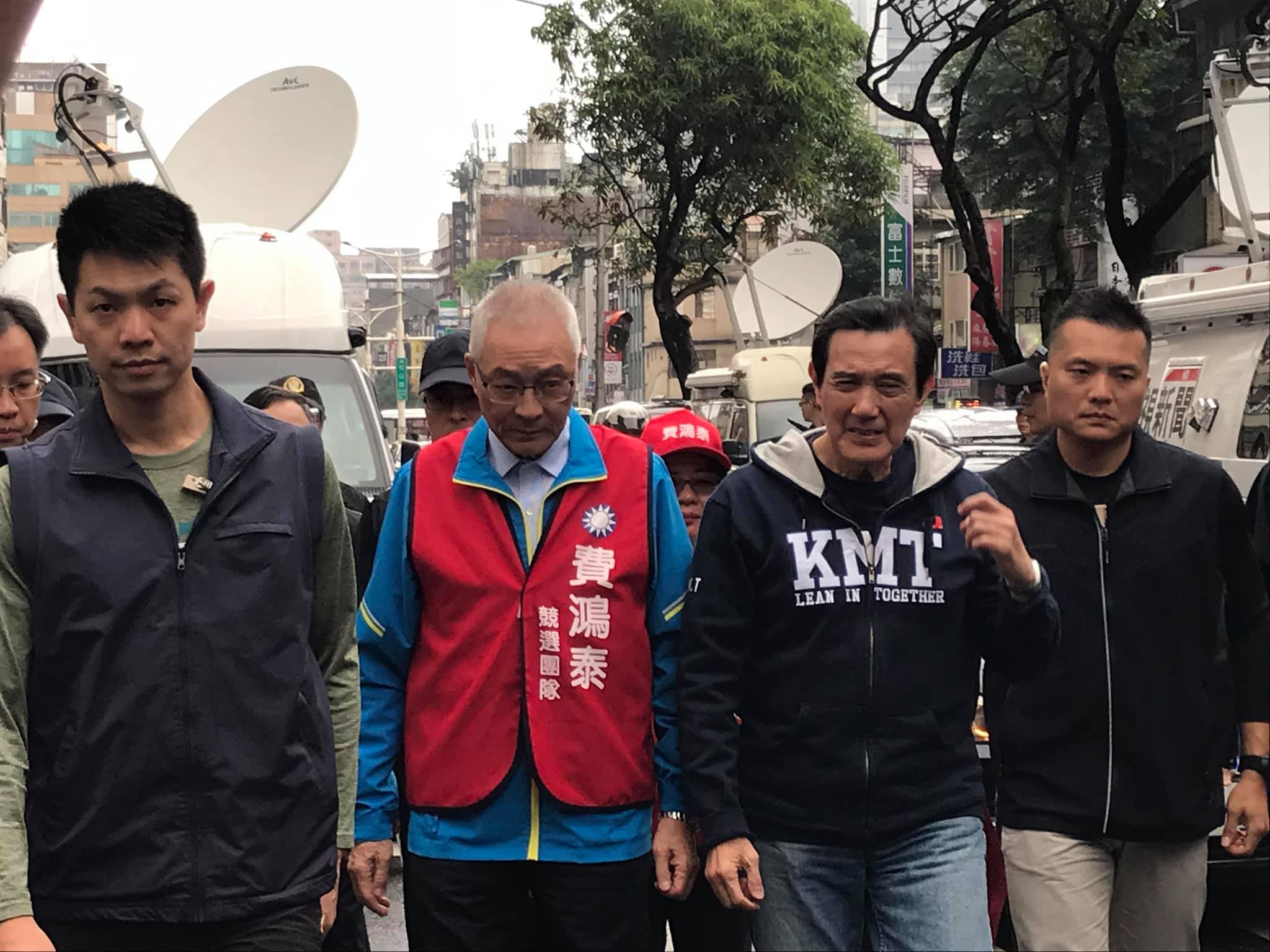 國民黨主席吳敦義、前總統馬英九出席國民黨立委候選人費鴻泰競選總部成立大會。(鄭舲攝)