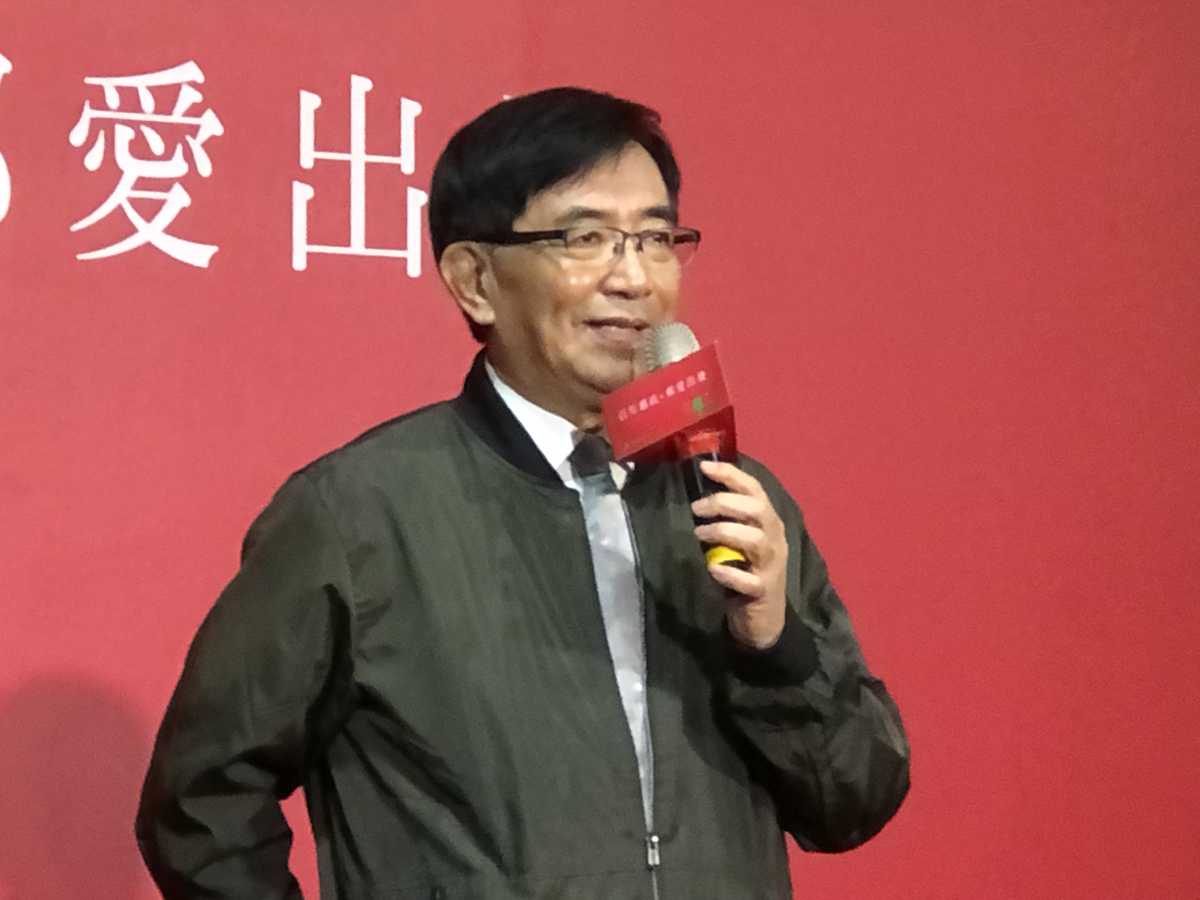 中華郵政董事長吳宏謀表示，2020年將推動郵政金融卡變身為生活卡。(吳琍君攝)