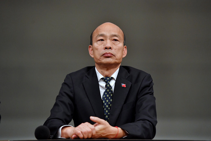 國民黨總統候選人韓國瑜在電視辯論會上連番批評媒體引發爭議，但韓競總認為，韓國瑜長期身為受害人，尊重新聞不過不應無限上綱成政黨打手。(圖：中央社)