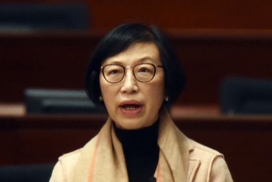 香港食物及衛生局局長陳肇始。（中新社提供）