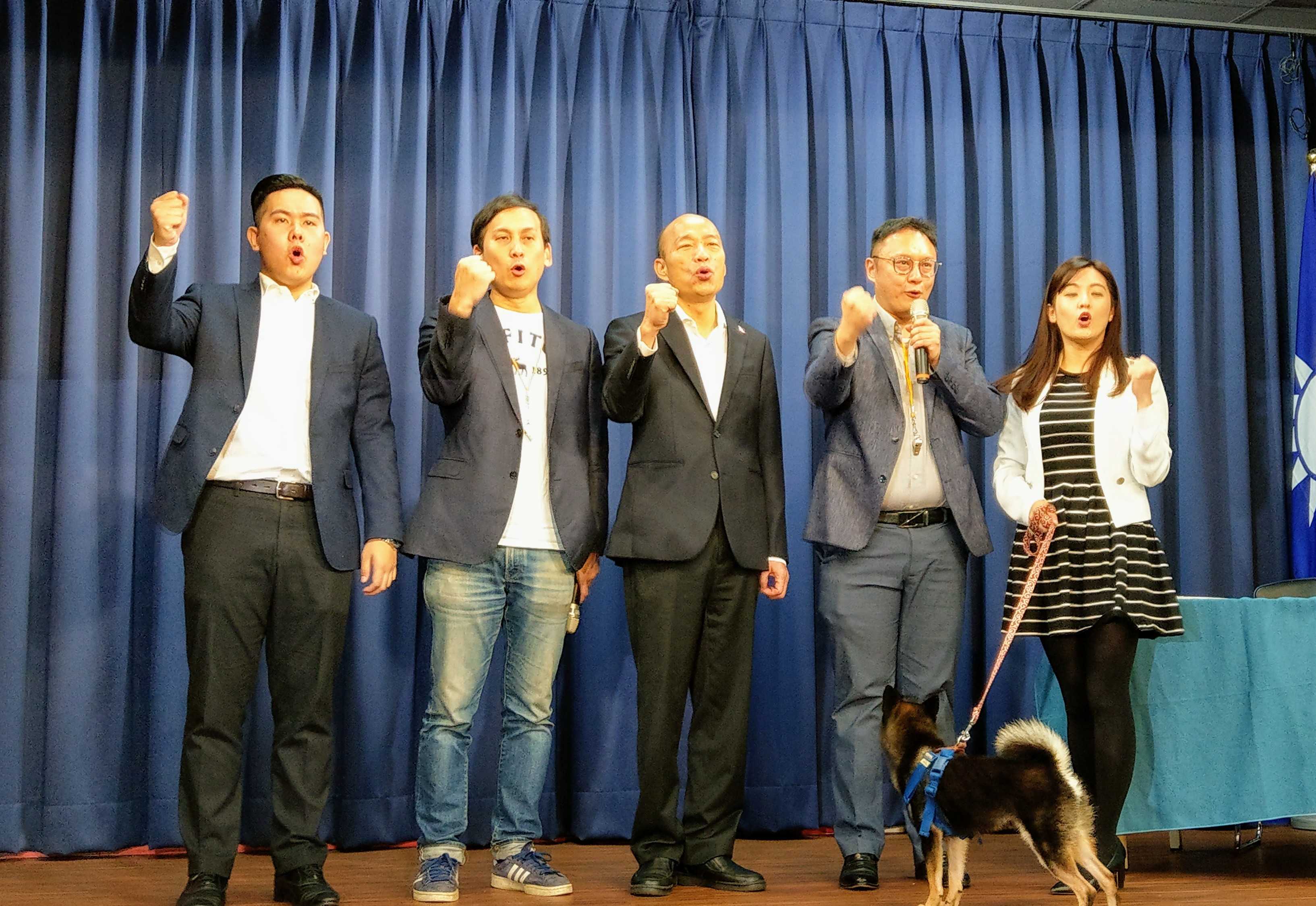 韓國瑜(中)7日表示，民進黨一定會出「奧步」，呼籲選民理智決定。(劉品希 攝)