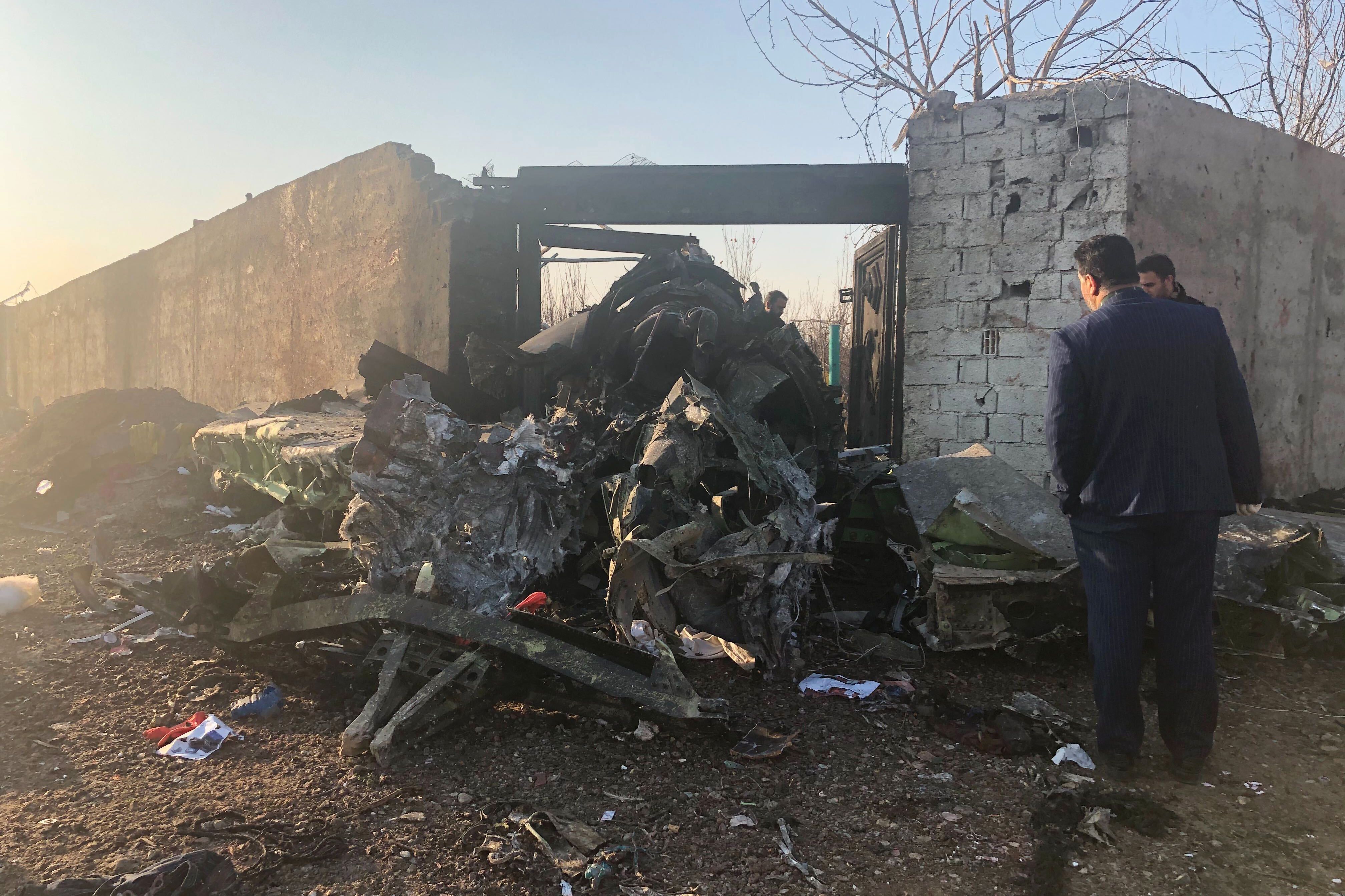 一架烏克蘭航空公司飛機，8日因技術問題在起飛後不久墜毀，機上人員全數罹難。(美聯社/達志影像)