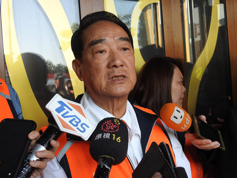 親民黨總統候選人宋楚瑜9日表示，國民黨應該要把手中的資料有憑有據地拿出來。(圖：中央社)