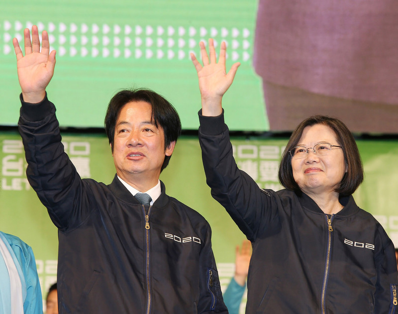 監察院今天(10日)公布2020年總統大選政治獻金收支結算表，民進黨正副總統候選人蔡英文和賴清德政治獻金收支相抵，透支新台幣2413萬5237元。(資料照片/中央社)