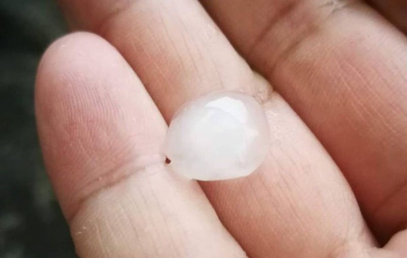 桃園龍潭今天上午下起冰雹雨，引起民眾驚呼。(網路圖片)